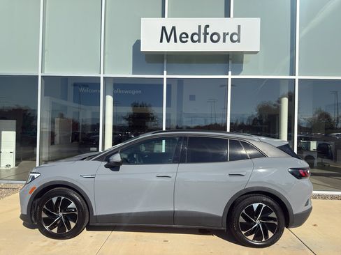 Used 2021 Volkswagen ID.4 Pro w/ ID.4 Protection Package image 7