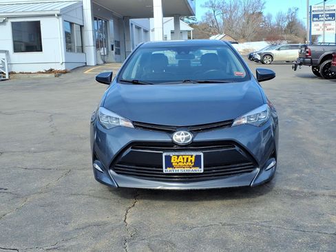 Used 2018 Toyota Corolla XLE image 2