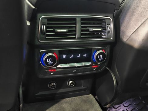 Used 2018 Audi Q7 3.0T Prestige w/ Prestige Package AWD/4WD image 34