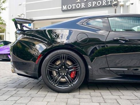 Used 2018 Chevrolet Camaro ZL1 RWD image 31