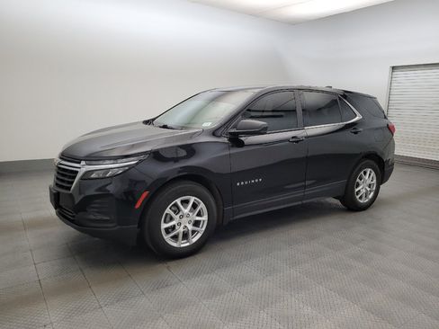 Used 2024 Chevrolet Equinox LS w/ LS Convenience Package FWD image 2