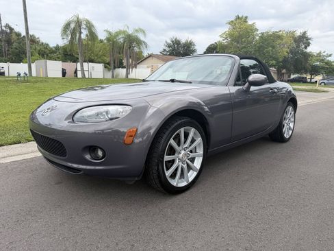Used 2006 MAZDA MX-5 Miata Grand Touring RWD image 1