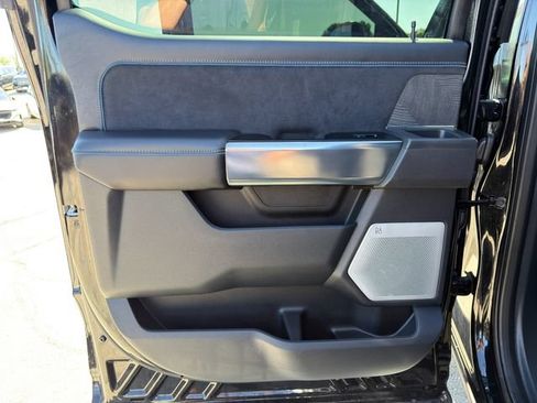 Used 2025 Ford F350 Platinum w/ FX4 Off-Road Package AWD/4WD image 21