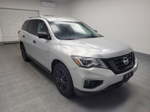 Used 2018 Nissan Pathfinder SL image 13