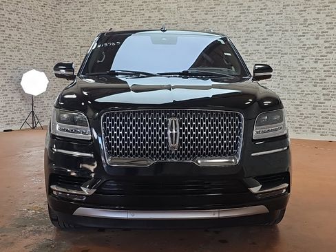 Used 2019 Lincoln Navigator Reserve image 4