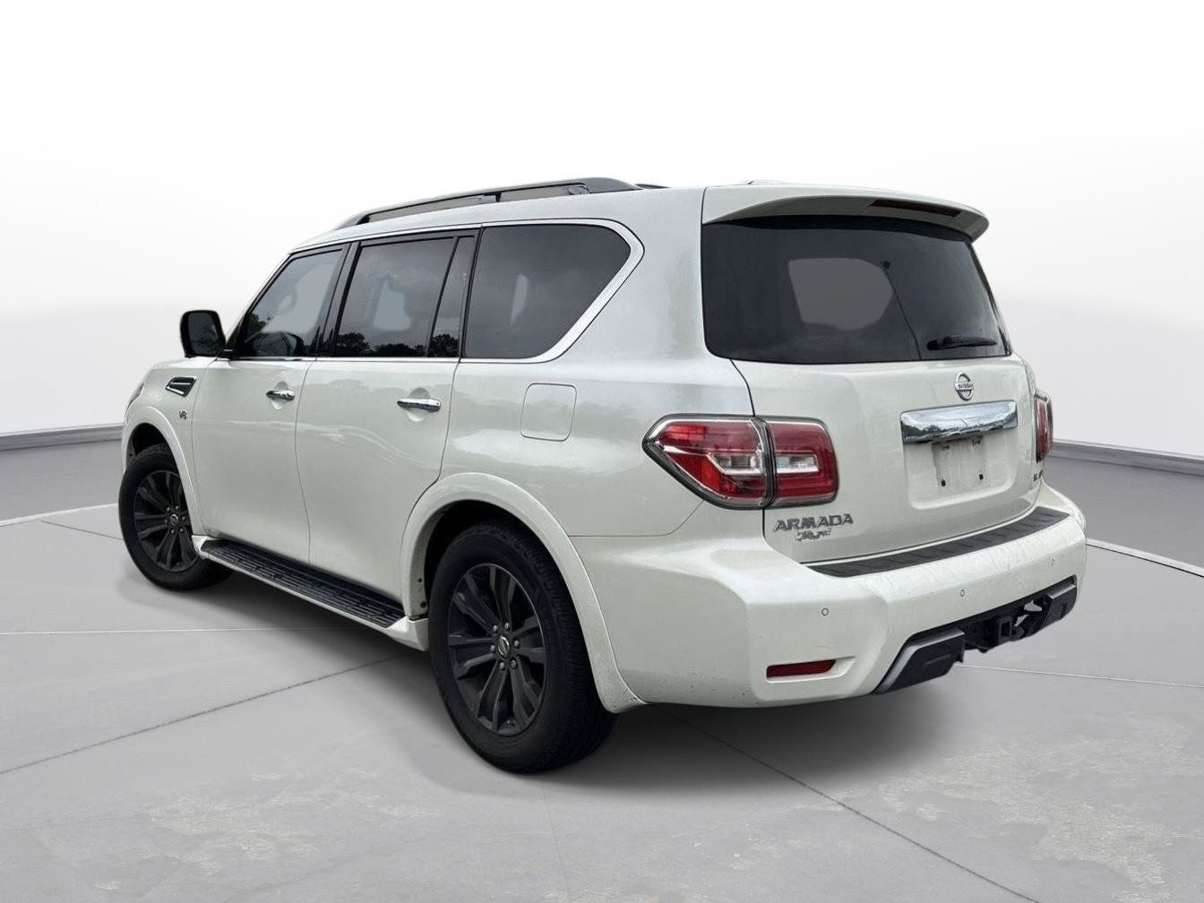 Used 2020 Nissan Armada Platinum w/ Captain's Chairs Package RWD image 8