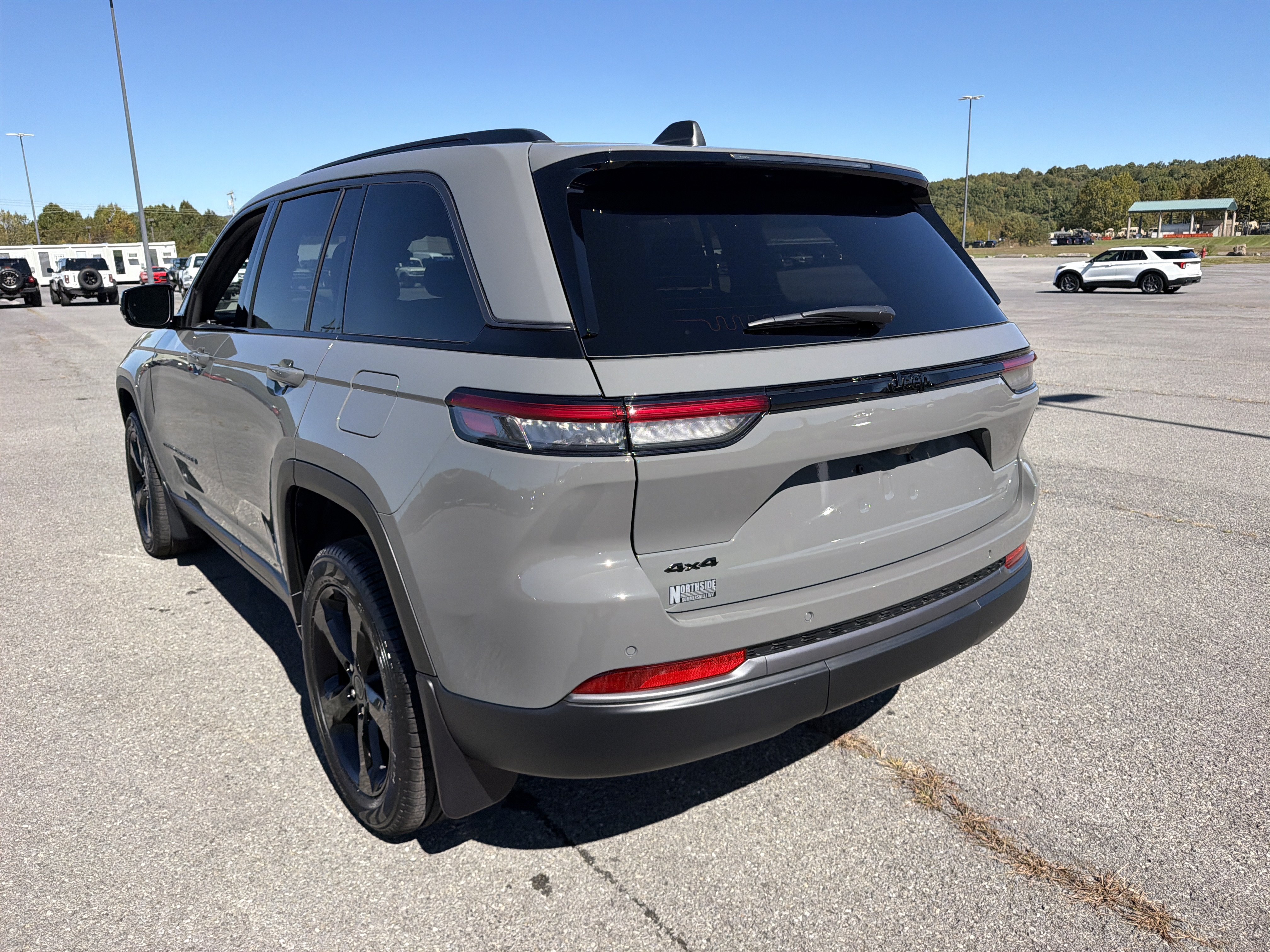 New 2027 Jeep Grand Cherokee Limited AWD/4WD image 8