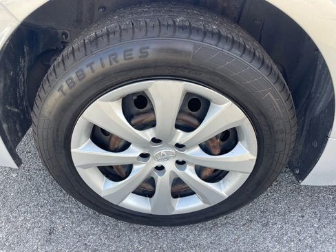 Used 2021 Toyota Corolla LE FWD image 6
