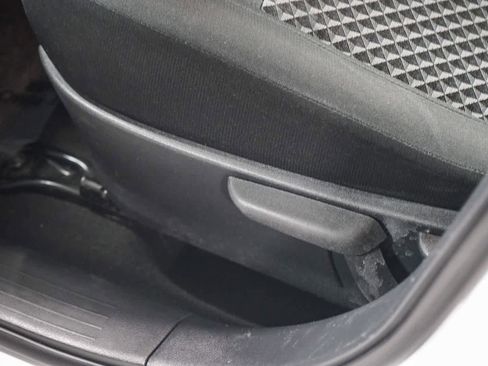 Used 2021 Nissan Versa S image 21