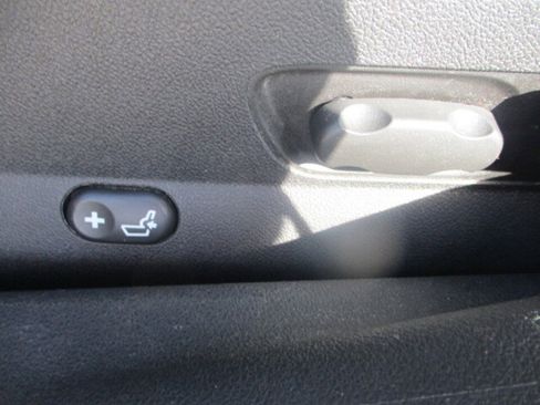 Used 2010 Chevrolet Malibu LT image 26