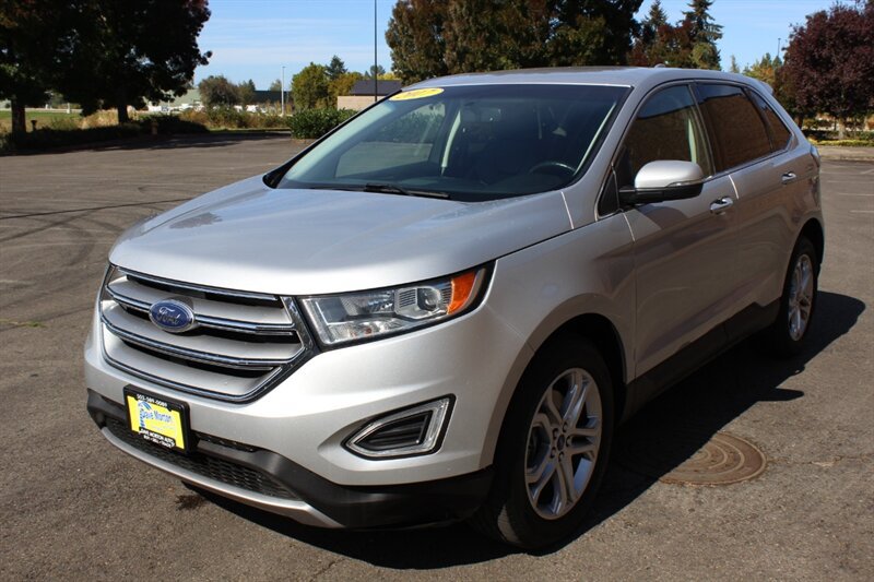 Used 2017 Ford Edge Titanium w/ Technology Package AWD/4WD image 2