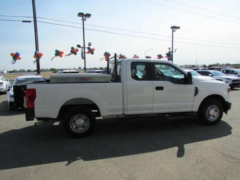 Used 2021 Ford F250 XL w/ Power Equipment Group RWD image 5