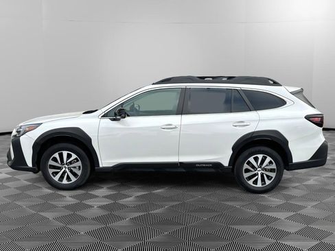 Used 2025 Subaru Outback Premium image 7