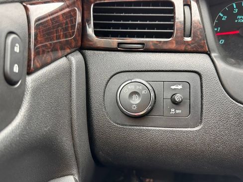 Used 2013 Chevrolet Impala LTZ FWD image 24