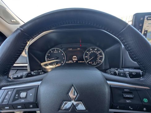 Used 2025 Mitsubishi Outlander SE AWD/4WD image 36
