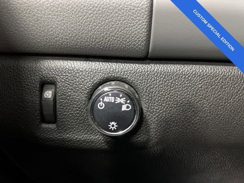 Used 2019 Chevrolet Colorado W/T w/ Custom Special Edition image 20