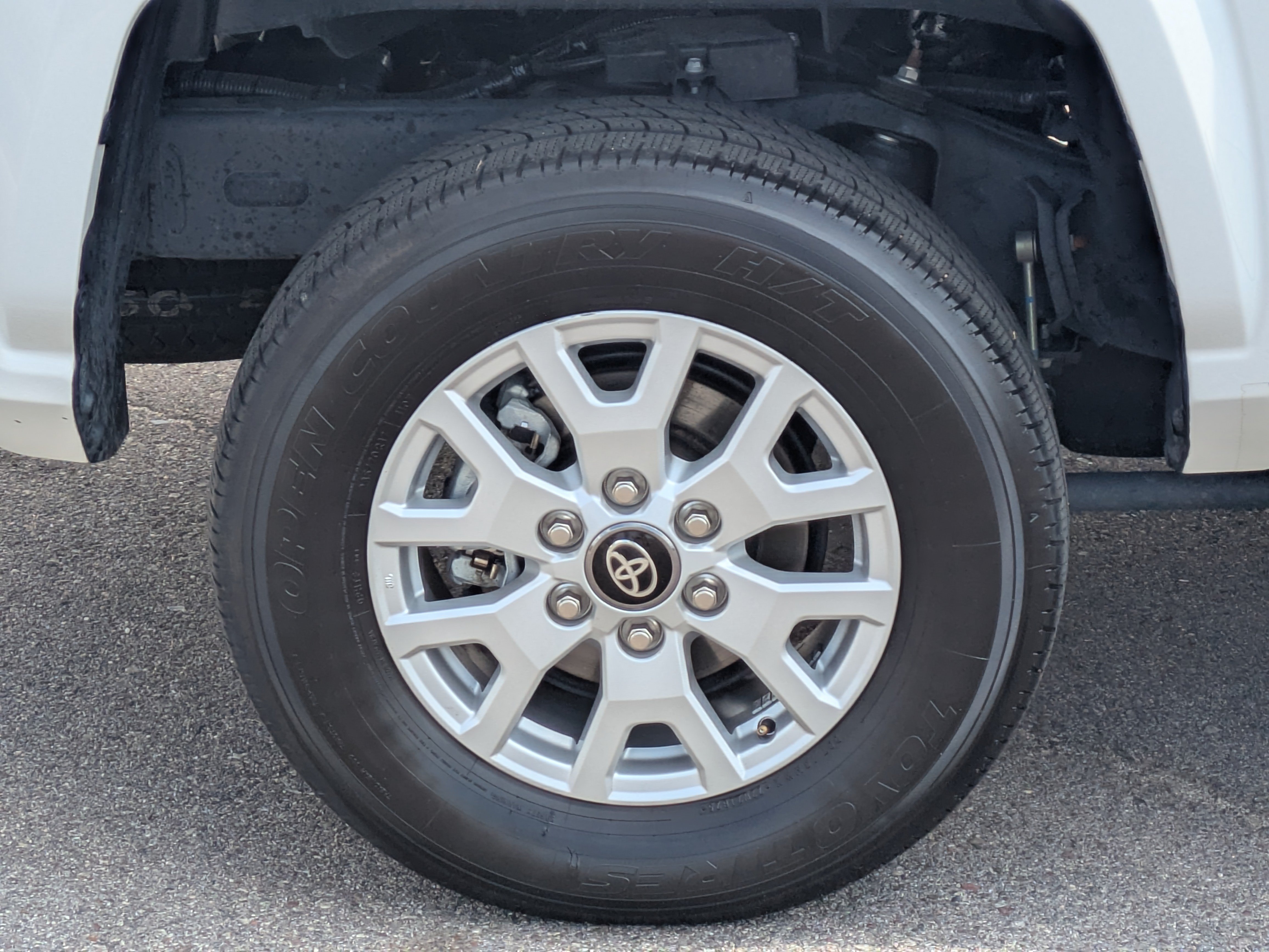 Used 2025 Toyota Tacoma SR5 AWD/4WD image 9