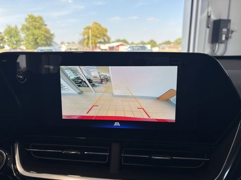 New 2026 Chevrolet Trax RS w/ Sunroof Package image 18