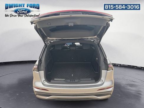 Used 2025 Lincoln Nautilus Reserve w/ Jet Appearance Package AWD/4WD image 18