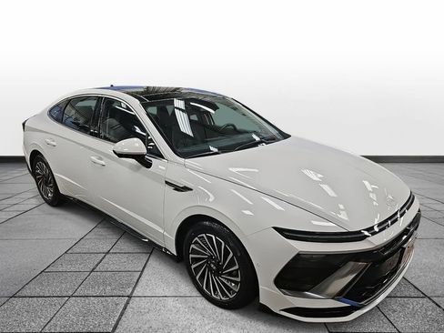 Used 2024 Hyundai Sonata Limited image 3