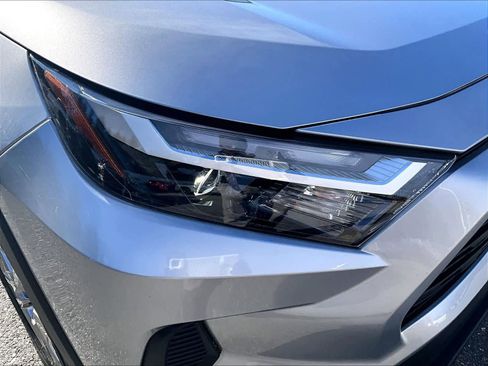 Used 2025 Toyota RAV4 XLE image 33