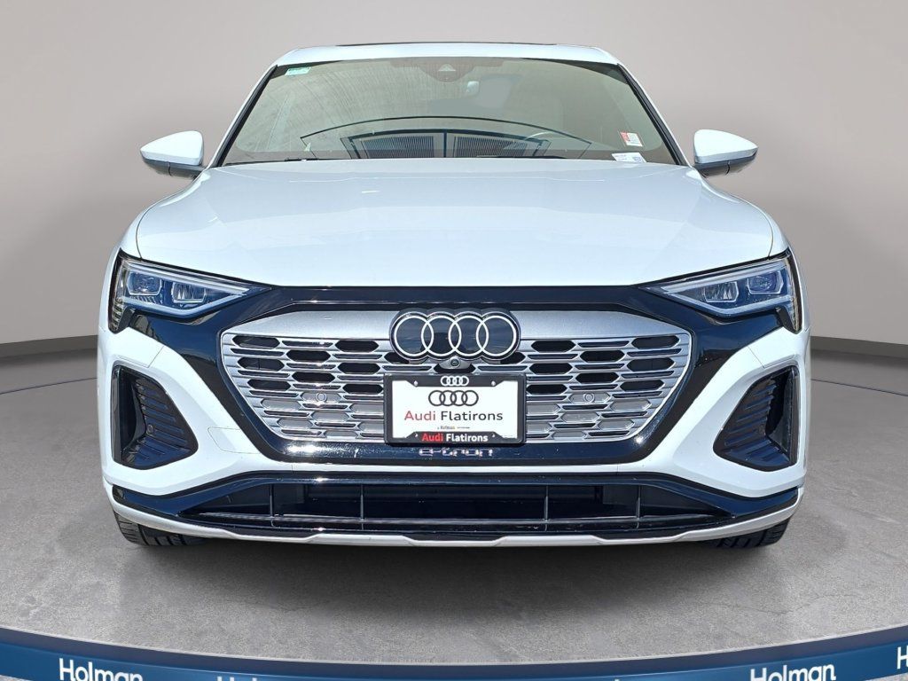 Used 2024 Audi Q8 e-tron Premium Plus w/ Premium Plus Package AWD/4WD image 3