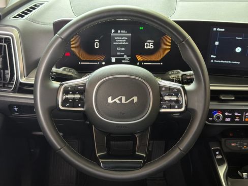 Used 2024 Kia Sorento S w/ Panoramic Sunroof Package FWD image 4