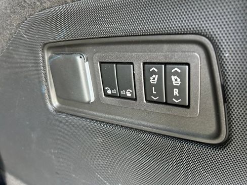 Used 2024 Cadillac Escalade Sport Platinum w/ LPO, ONYX Package AWD/4WD image 48