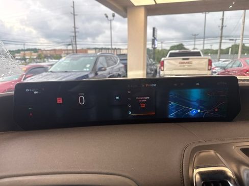 Used 2025 Ford Expedition Tremor AWD/4WD image 19