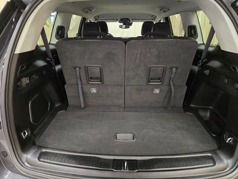 Used 2023 Jeep Grand Cherokee L Limited w/ Black Appearance Package image 32