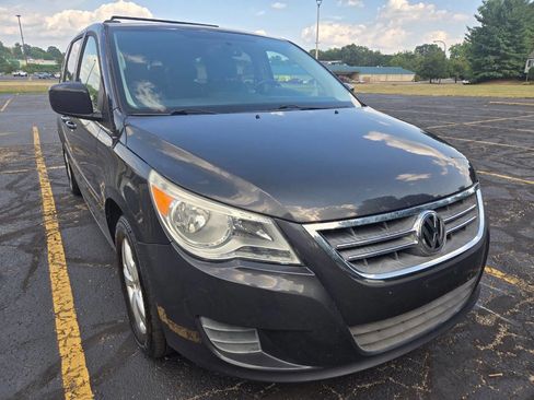 Used 2011 Volkswagen Routan SEL image 15