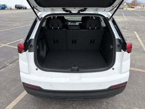 New 2027 Chevrolet Bolt LT w/ Comfort Package FWD image 31