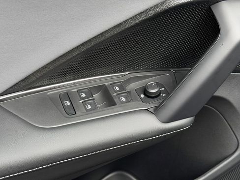 New 2026 Volkswagen Tiguan SE R-Line AWD/4WD image 23