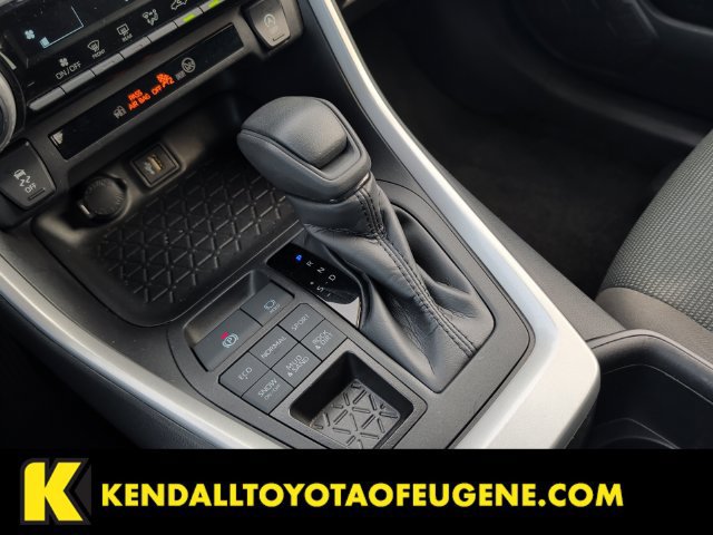 Used 2025 Toyota RAV4 LE AWD/4WD image 17