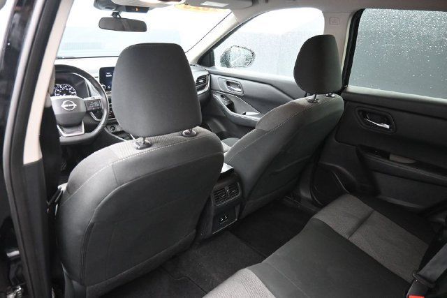 Used 2025 Nissan Rogue SV AWD/4WD image 29