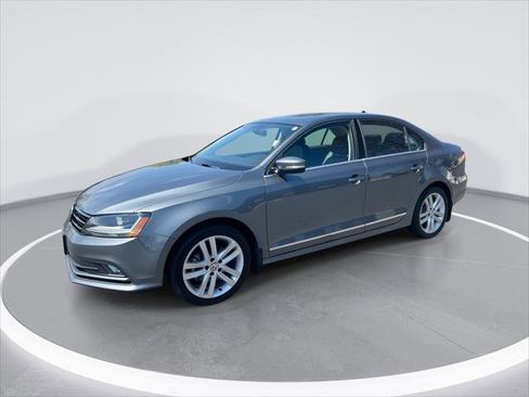 Used 2017 Volkswagen Jetta SEL FWD image 1