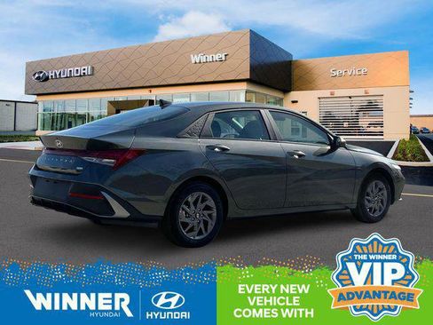 New 2025 Hyundai Elantra Blue image 8