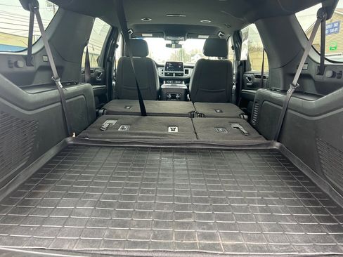 Used 2022 GMC Yukon XL SLE image 34