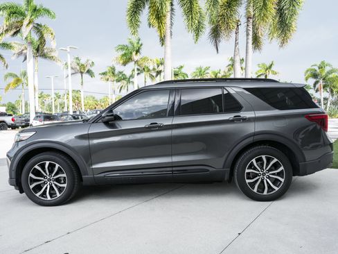 Used 2020 Ford Explorer ST w/ Premium Technology Package AWD/4WD image 7