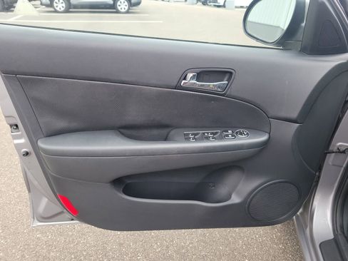 Used 2012 Hyundai Elantra SE image 18