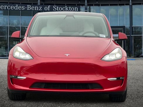 Used 2021 Tesla Model Y Performance image 9