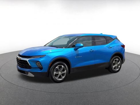 Used 2026 Chevrolet Blazer LT FWD image 6