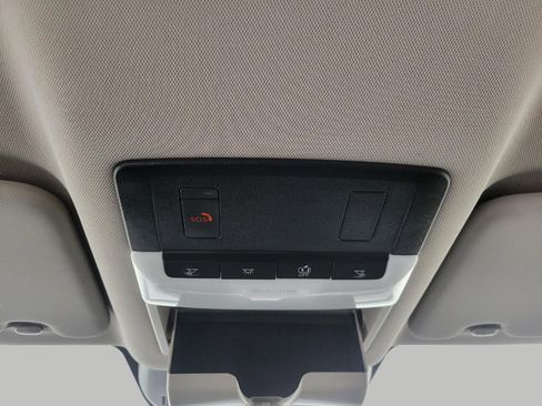 Used 2025 Nissan Rogue SV image 19