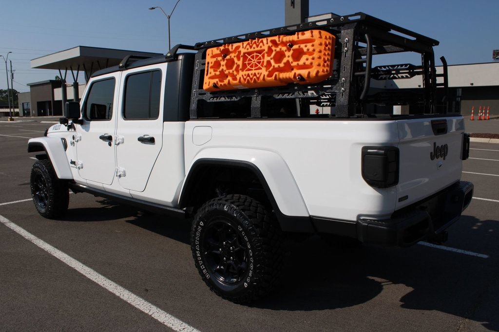 Used 2023 Jeep Gladiator Sport AWD/4WD image 9