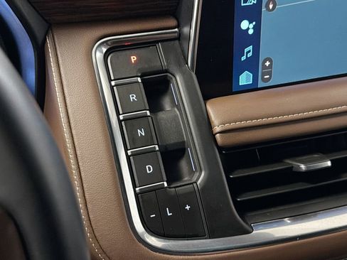 Used 2023 Chevrolet Suburban High Country AWD/4WD image 20