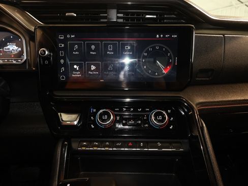 Used 2024 GMC Sierra 1500 AT4 w/ Technology Package AWD/4WD image 19
