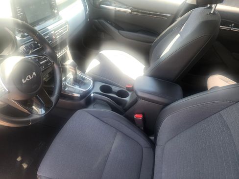 Used 2023 Kia Seltos S FWD image 8