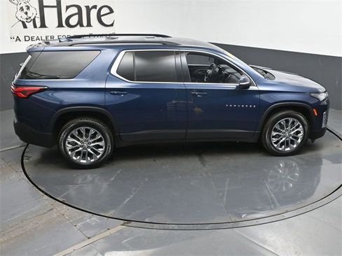 Used 2023 Chevrolet Traverse LT image 39