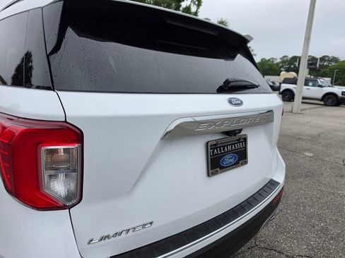 Used 2021 Ford Explorer Limited w/ Equipment Group 301A RWD image 11