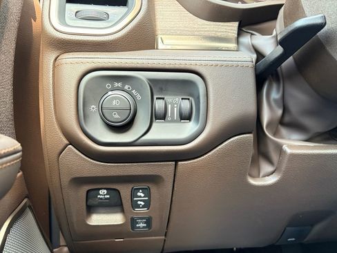 New 2026 RAM 1500 Limited w/ Off Road Group image 4